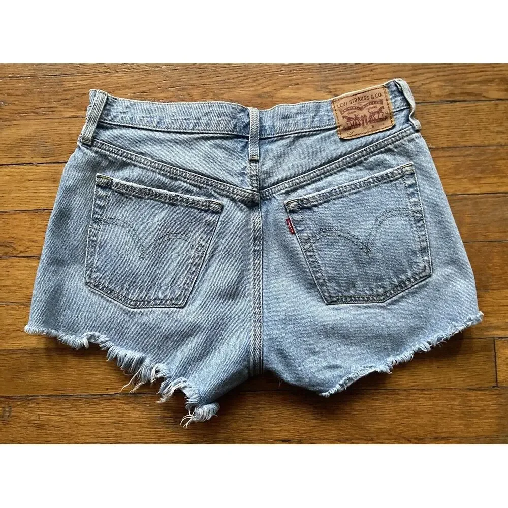 LEVI’S 501 High-Rise Distressed Fringe Cut-Off Denim Shorts sz W30